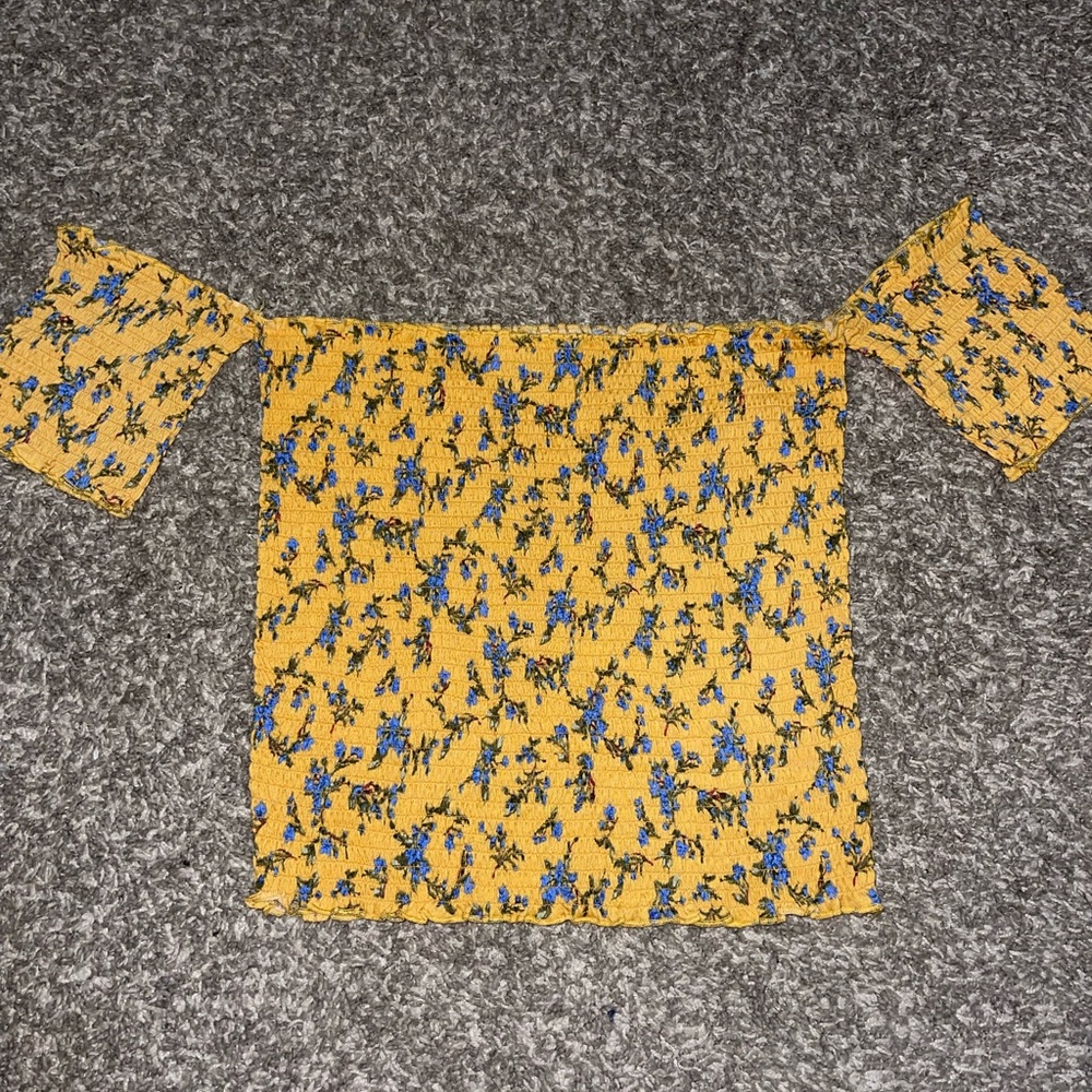 Crop top shoulder shirt